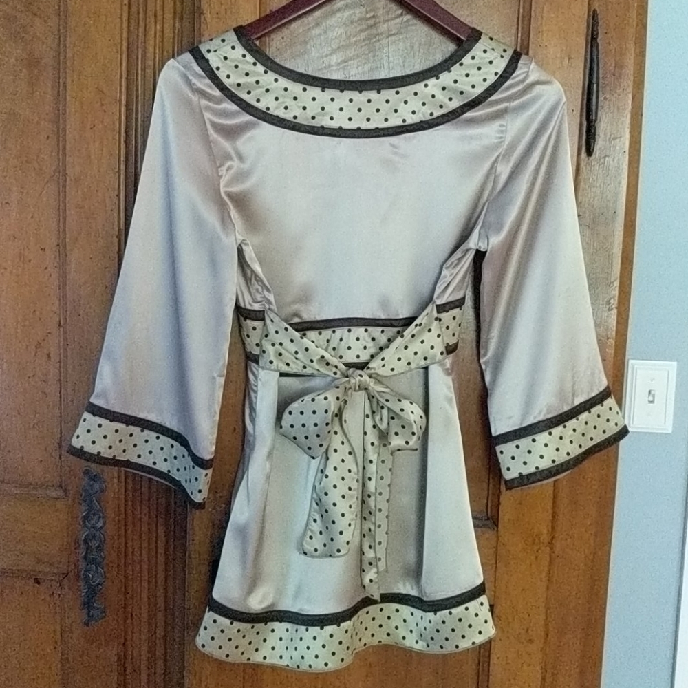 Blouse - Picture 2 of 3